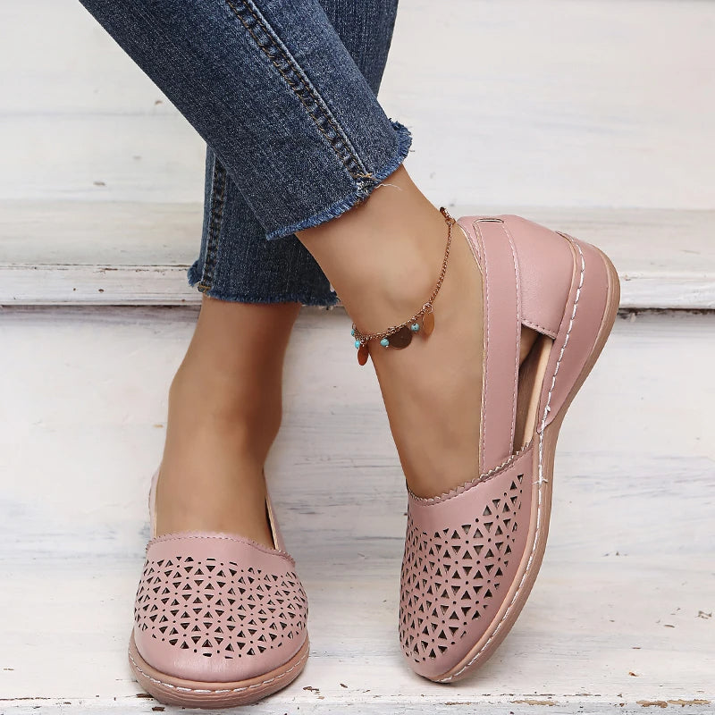 Drune | Perforierte Slip-On Ballerinas