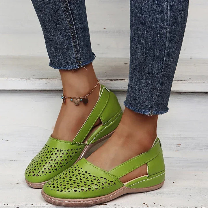 Drune | Perforierte Slip-On Ballerinas
