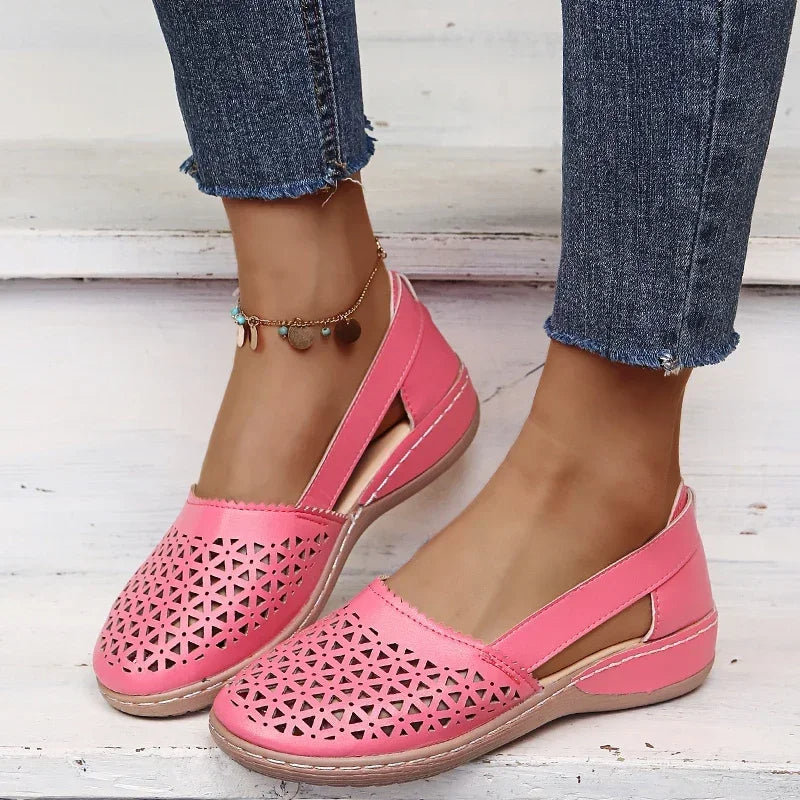 Drune | Perforierte Slip-On Ballerinas