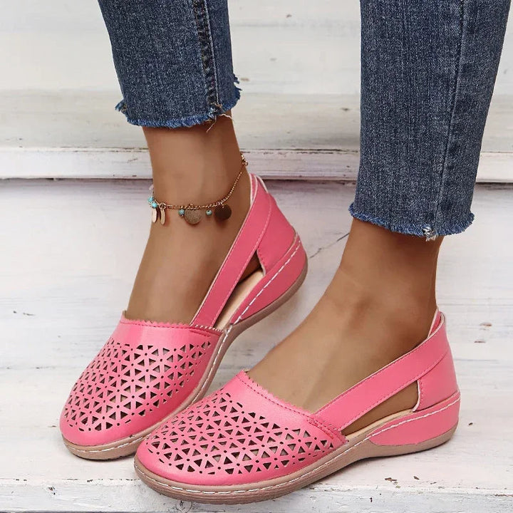 Drune | Perforierte Slip-On Ballerinas