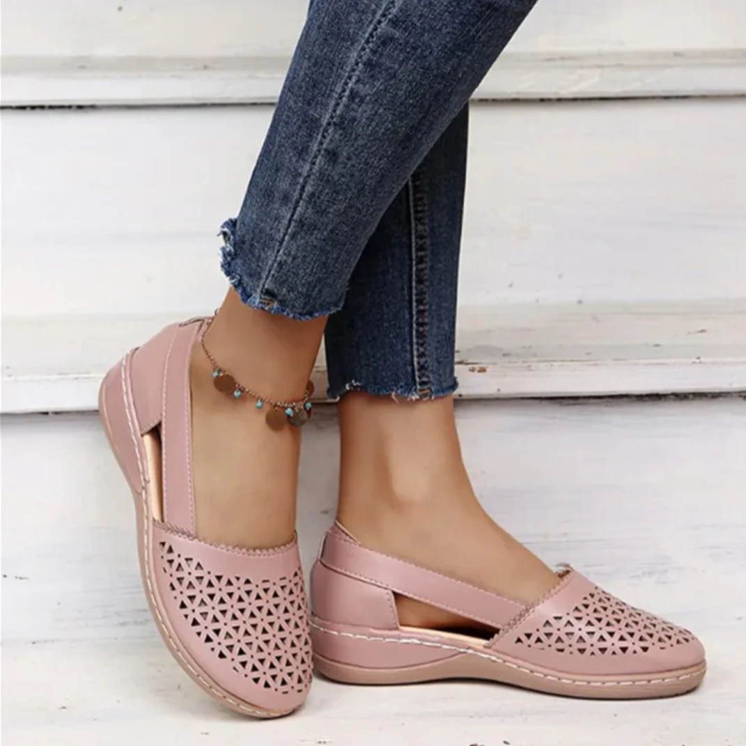 Drune | Perforierte Slip-On Ballerinas