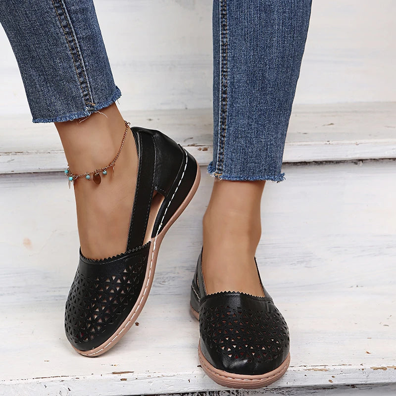 Drune | Perforierte Slip-On Ballerinas