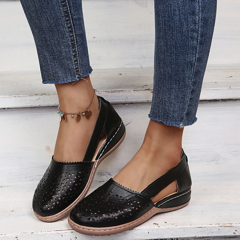 Drune | Perforierte Slip-On Ballerinas
