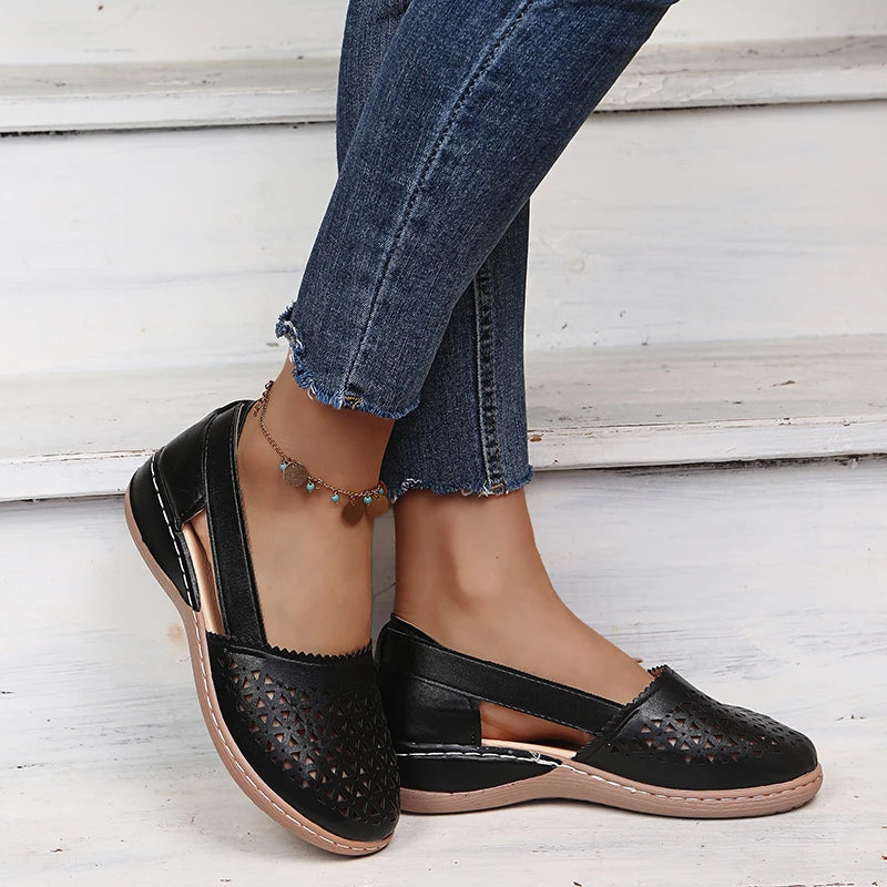 Drune | Perforierte Slip-On Ballerinas