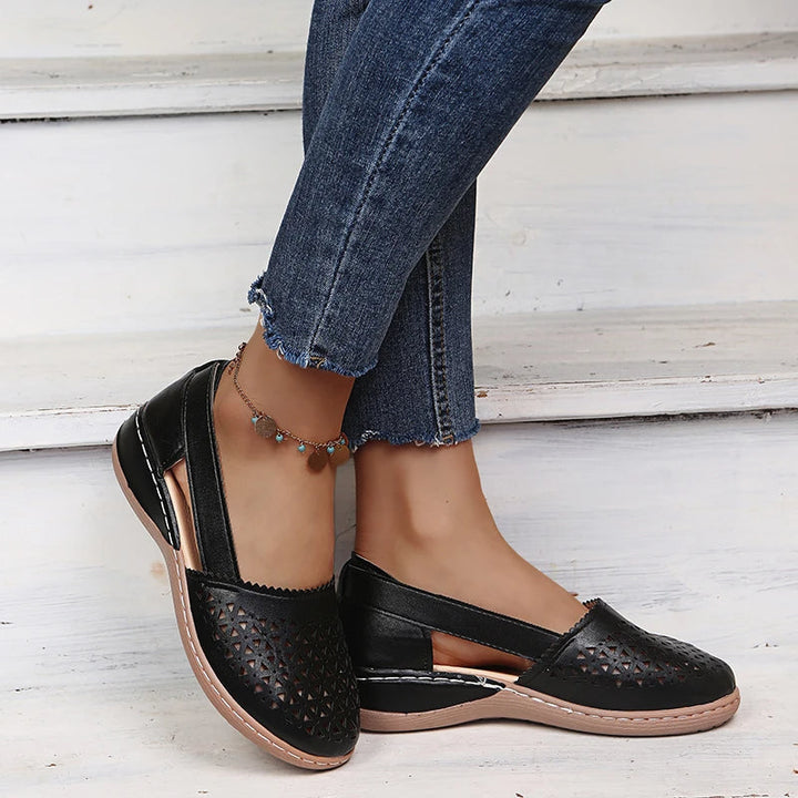 Drune | Perforierte Slip-On Ballerinas