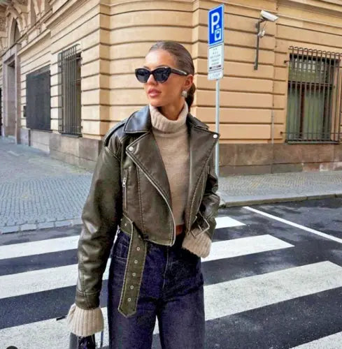 Drune | Übergroße Cropped Bikerjacke Aus Kunstleder mit Gürtel