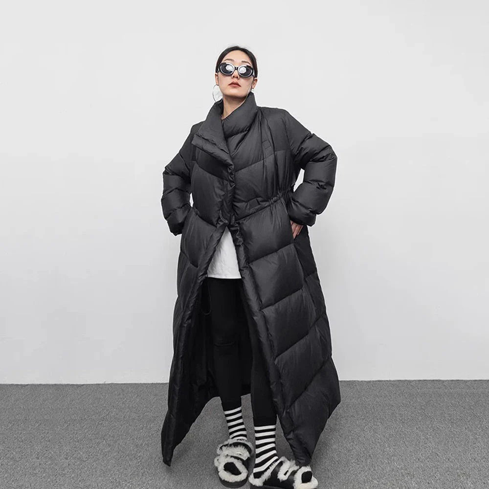 Drune | Knie-lange Daunenjacke für Damen