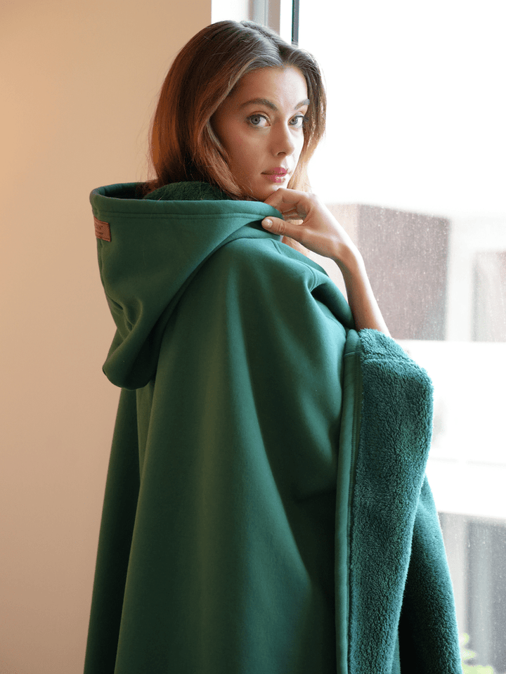 Drune | Luxuriöser Fleece-Poncho mit Kapuze für ultimativen Komfort