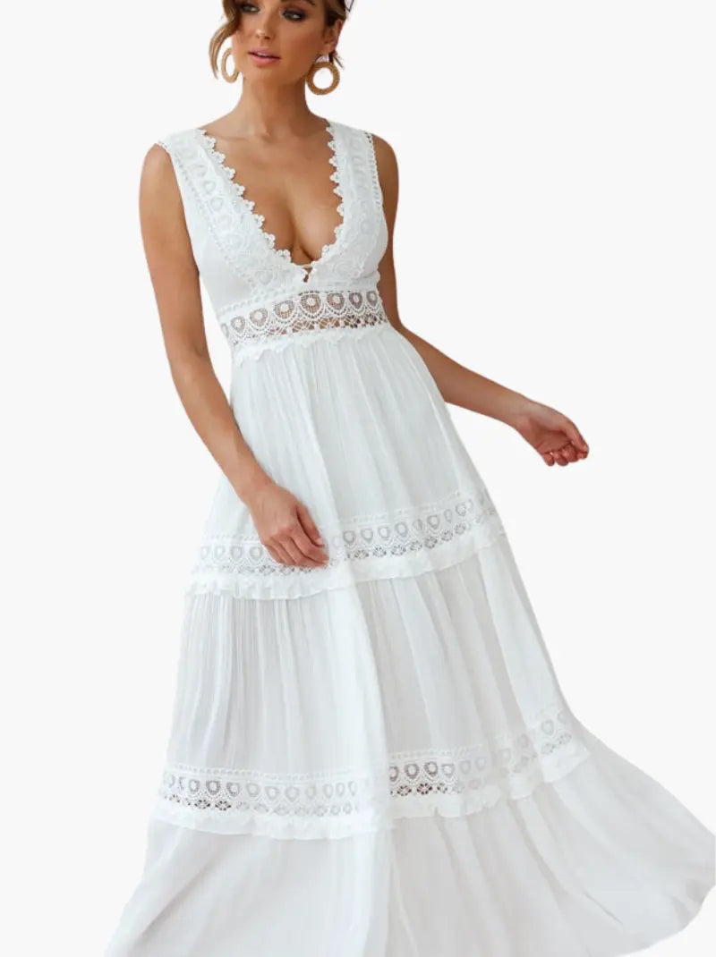 Drune | Weißes Boho Maxikleid Mit Häkeleinsätzen & Tiefem V-Ausschnitt