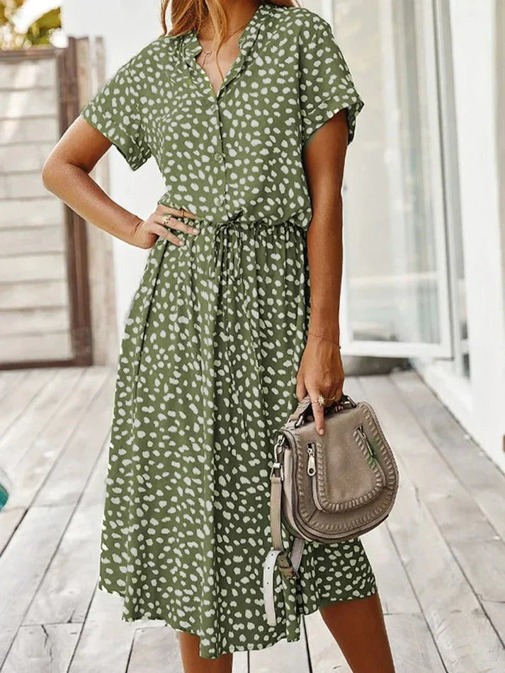 Drune - Elegantes kurzärmliges Hemdblusenkleid mit Polka Dots und Kordelzug in der Taille
