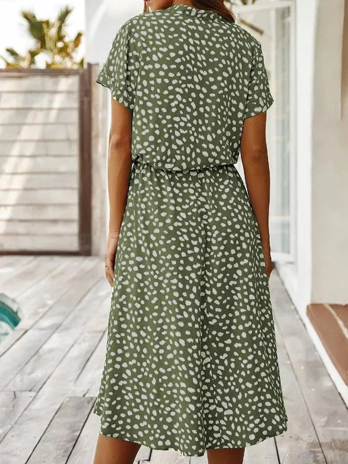 Drune - Elegantes kurzärmliges Hemdblusenkleid mit Polka Dots und Kordelzug in der Taille