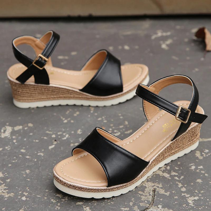 Drune | Keilsandaletten Schritt in den Sommer mit trendigen Keilsandalen