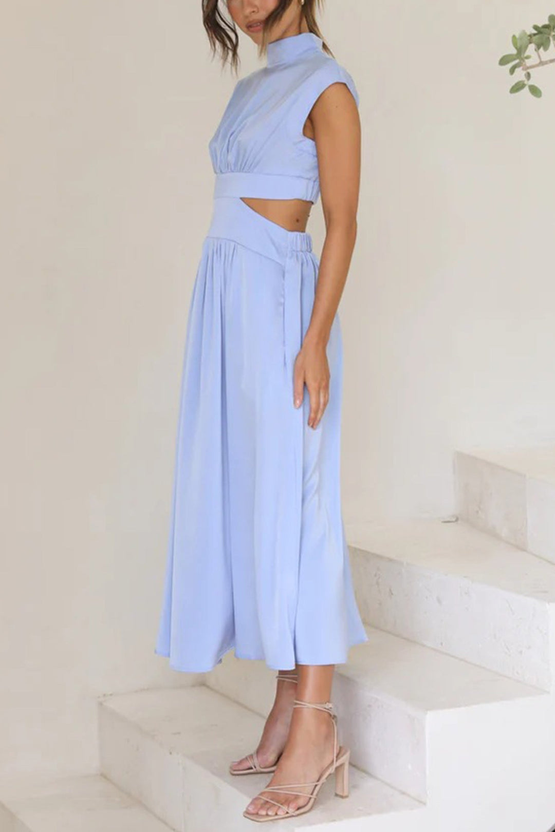 Drune | Mock Neck Cutout Midi Kleid