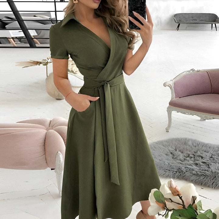 Drune | A-Linien-Kleid mit V-Ausschnitt