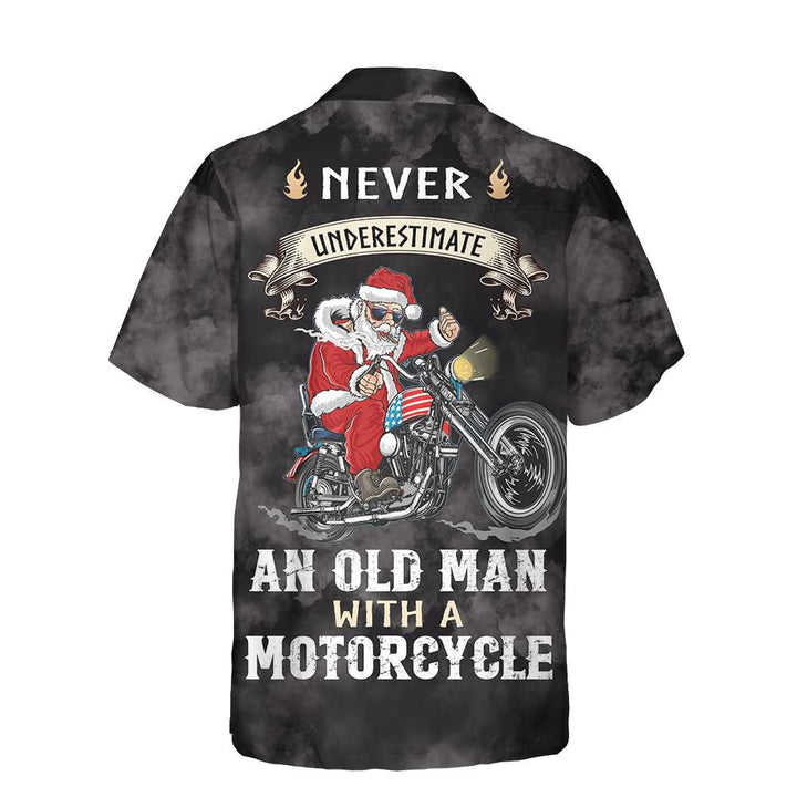 Drune | Unterschätze niemals einen alten Mann mit einem Motorrad Weihnachts Hawaiian-Shirt, bestes Motorradgeschenk zu Weihnachten