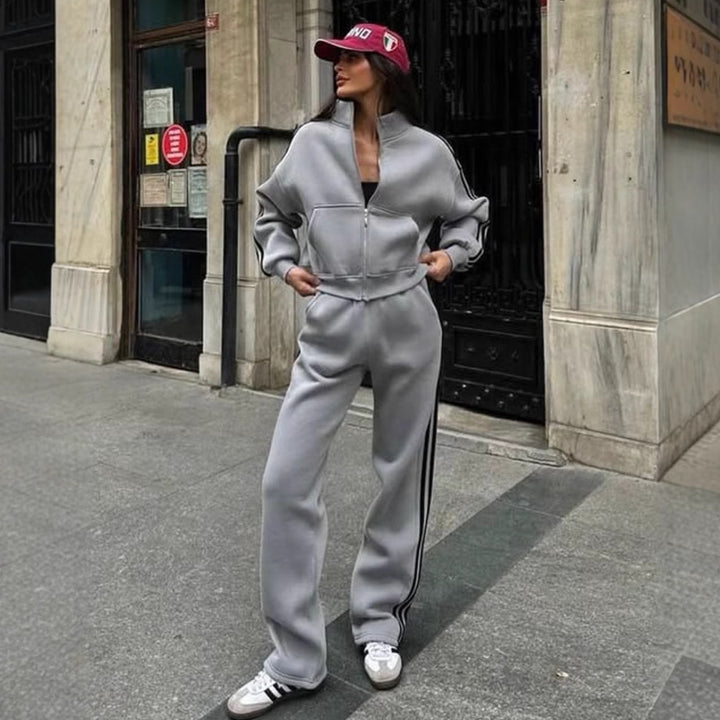 Damen Sportlicher Loungewear-Anzug mit hohem Kragen und seitlichen Streifen Drune