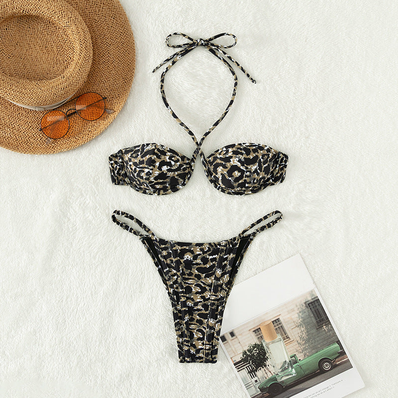 Damen Bandeau-Bikini mit stilvollem Tierdruck und raffinierter Schnürung Drune