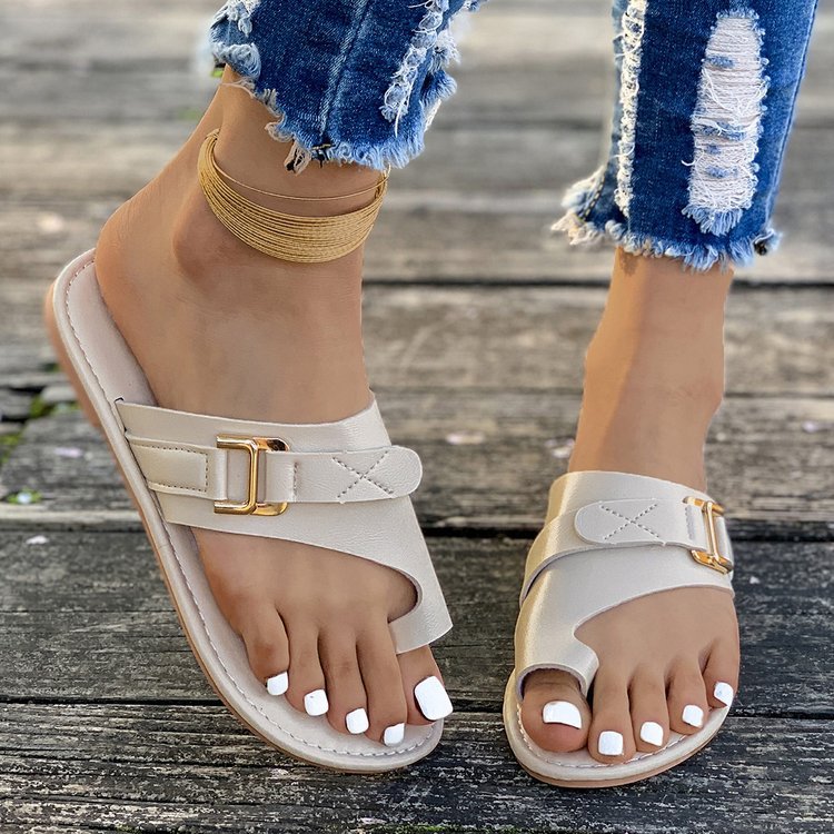 Damen Zehentrenner-Sandalen mit modischem Schnallen-Detail und bequemem Fußbett Drune