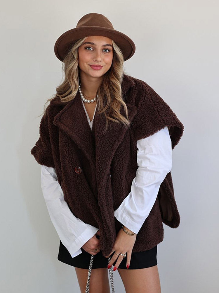 Damen Kurzes Teddy-Cape mit Reverskragen und verdeckter Knopfleiste Drune