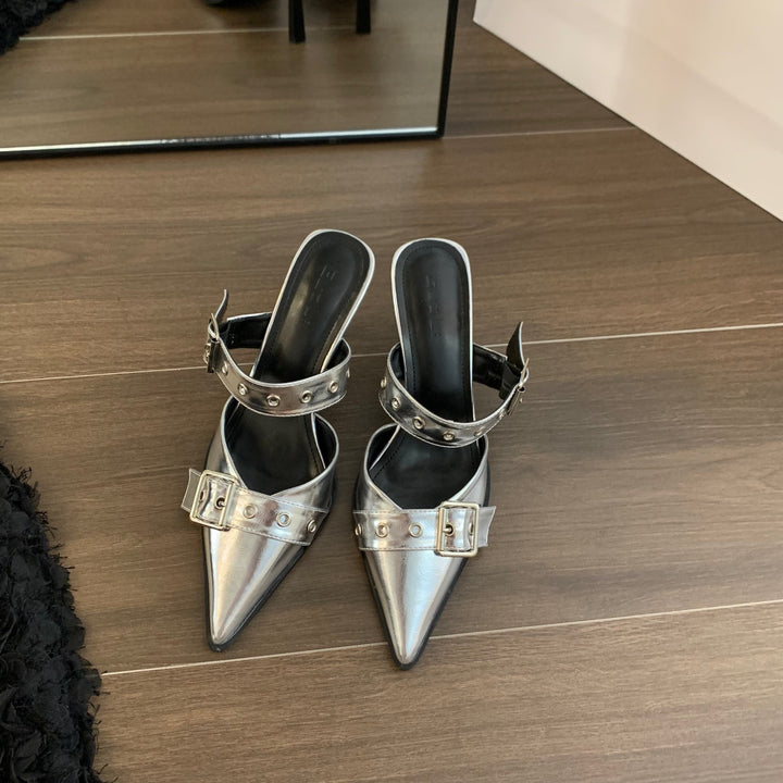Damen Spitz zulaufende Mule‑Pantoletten mit doppeltem Schnallenriemen, Ösen‑Detail und niedrigem Kitten‑Absatz Drune