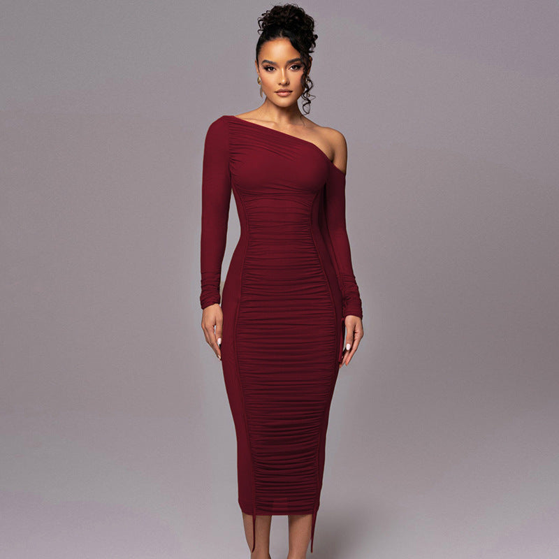Damen figurbetontes Kleid mit asymmetrischem Ausschnitt und raffinierten Raffungselementen Drune