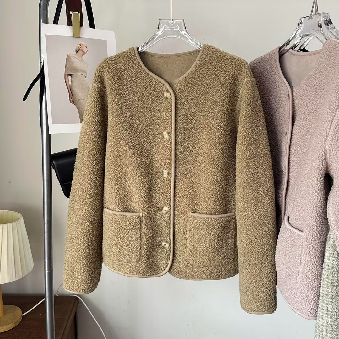 Damen Modische Strickjacke mit Knopfdetails und praktischen Taschen Drune