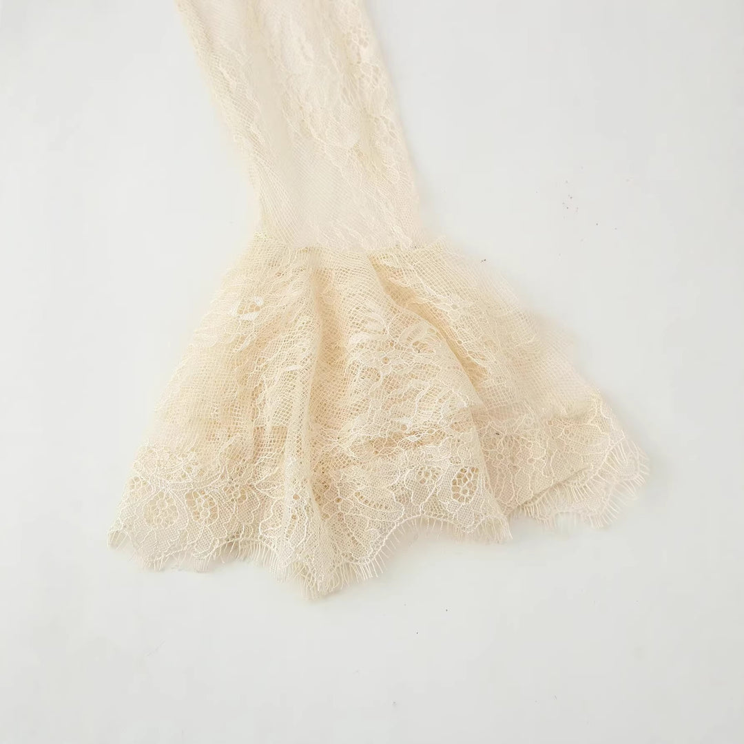 Damen Elegantes Slipkleid mit Spitzen-Overlay, Stehkragen und Volantärmeln Drune