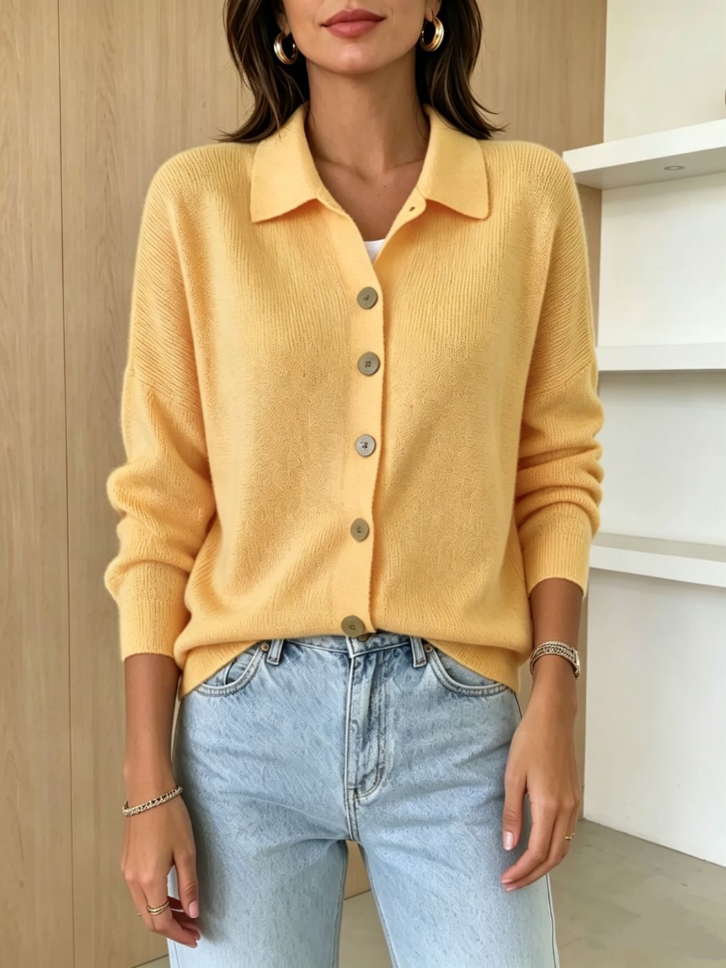 Damen Feinstrick-Cardigan mit Hemdkragen, entspannter Silhouette und Holzknöpfen Drune