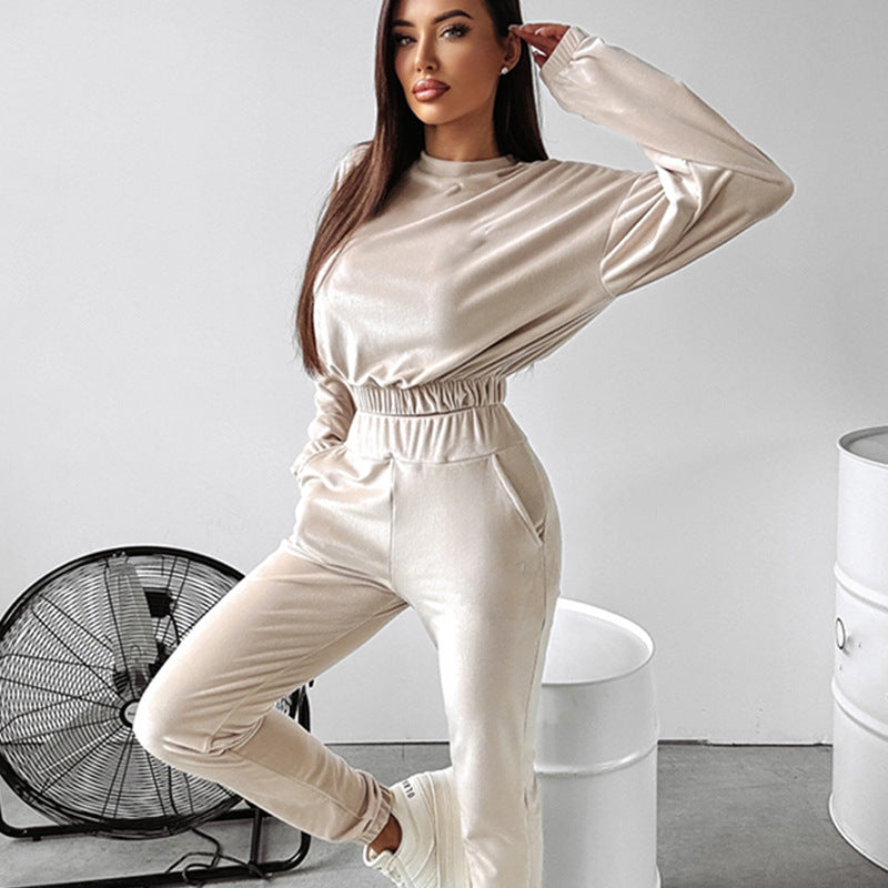 Damen modisches Sport-Set mit cropped Oberteil und bequemer Hose Drune