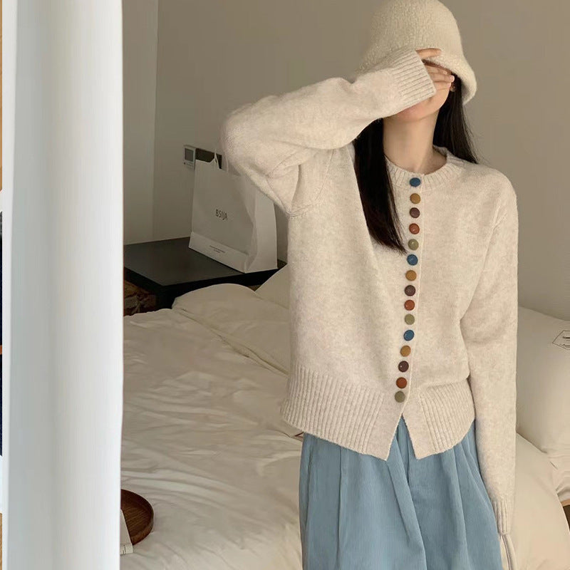 Damen Strickjacke mit bunten Knopfdetails und lässigem Schnitt Drune
