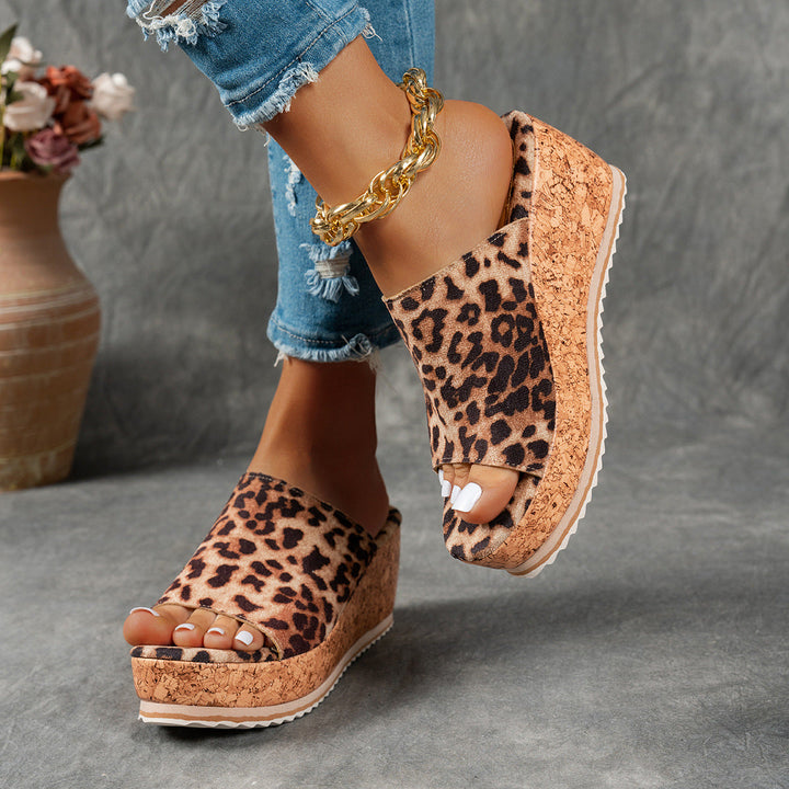 Damen Wedge-Pantoletten mit wildem Leopardenmuster und komfortabler Korksohle Drune