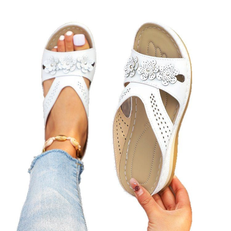 Damen Bequeme Fußbett-Sandalen mit modischen Lochmuster und eleganter Blütenapplikation Drune