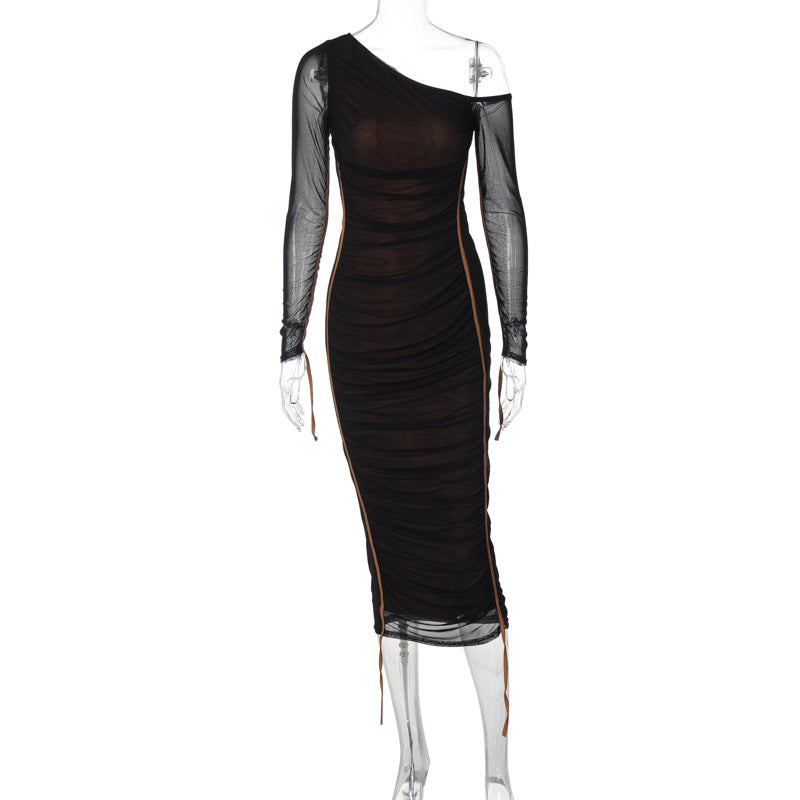 Damen figurbetontes Kleid mit asymmetrischem Ausschnitt und raffinierten Raffungselementen Drune