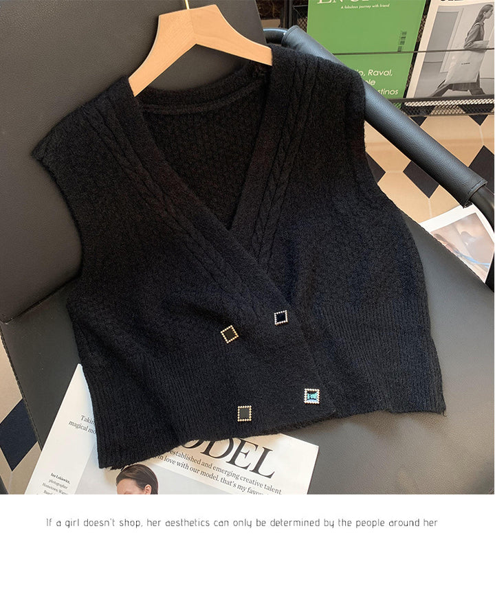 Damen Strickweste mit modernem Zopfmuster und eleganten Knopfdetails Drune