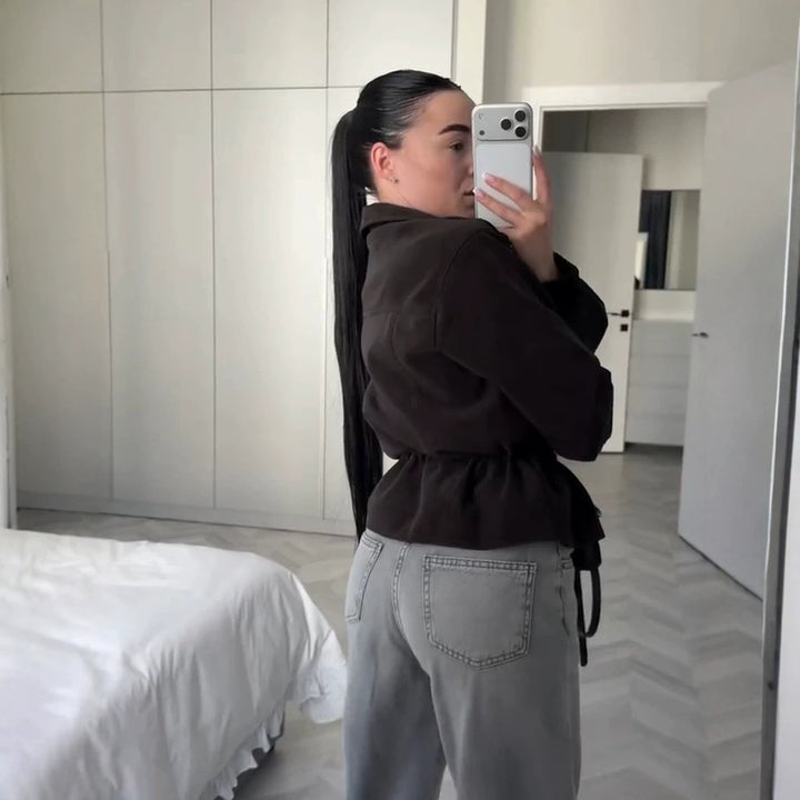 Damen Kurzjacke im Utility‑Stil mit Taillenzug und Stehkragen Drune
