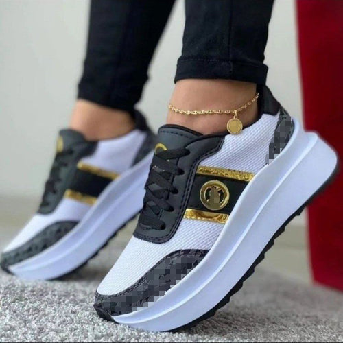 Damen  Plateau-Sneaker mit atmungsaktivem Mesh, Kunstlederbesatz und goldenen Akzentstreifen Drune