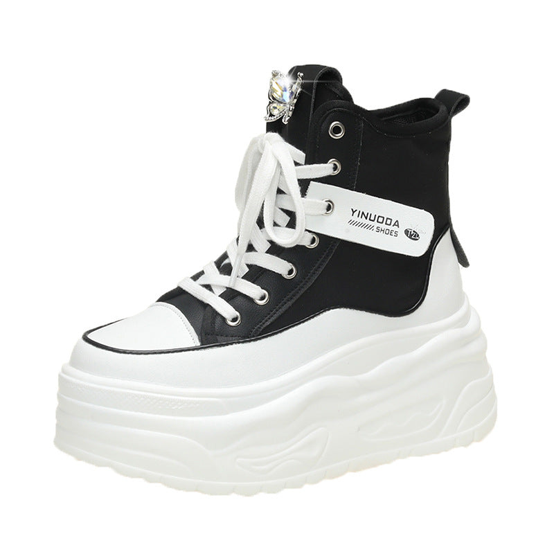 Damen nan Plateau-Sneaker mit hohem Schaft, Schnürung und Schmetterling-Brosche Drune