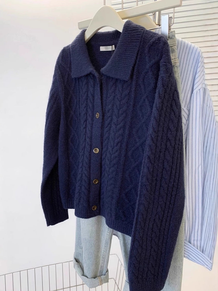 Damen Strickjacke mit Zopfmuster, Umlegekragen und Knopfleiste Drune