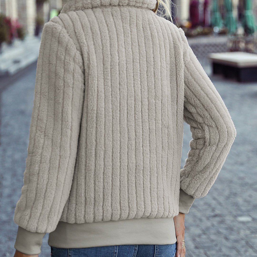 Damen Plüschpullover mit hochschließendem Kragen und seitlichen Eingrifftaschen Drune