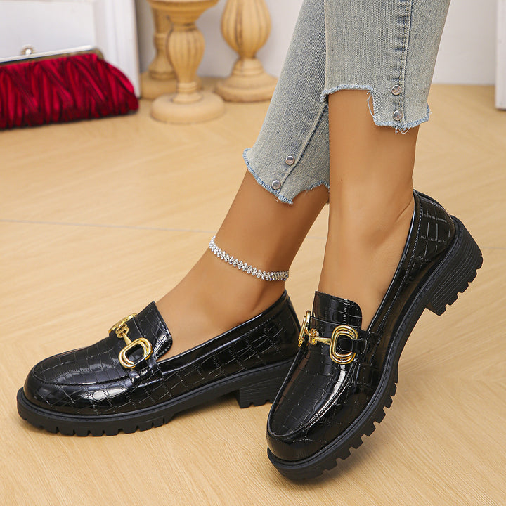 Damen nan glänzende Krokoprägung Loafer mit profilierter Traktorsohle und goldener Zierschnalle Drune