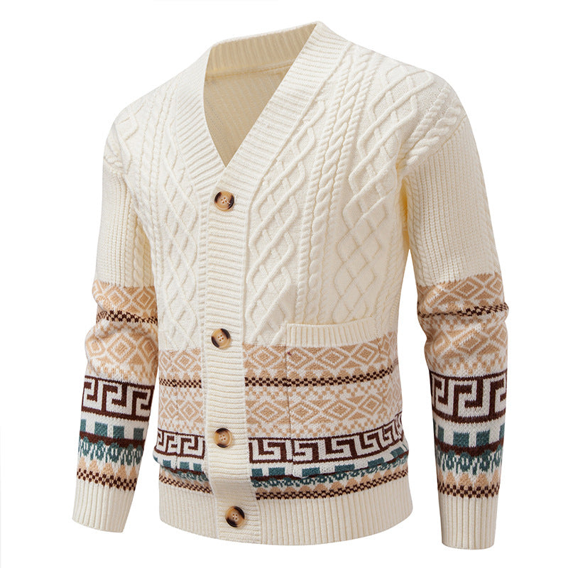Herren Grobstrick-Cardigan mit Zopfmuster, Jacquard-Bändern und markanter Knopfleiste Drune