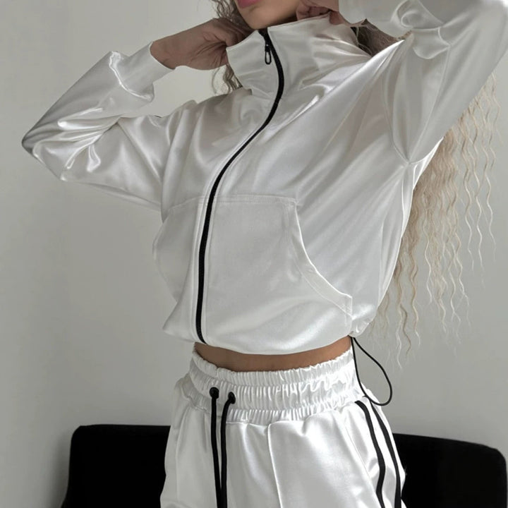 Damen glänzender Satin-Trainingsanzug mit Kontraststreifen, Reißverschlussjacke und Tunnelzughose Drune