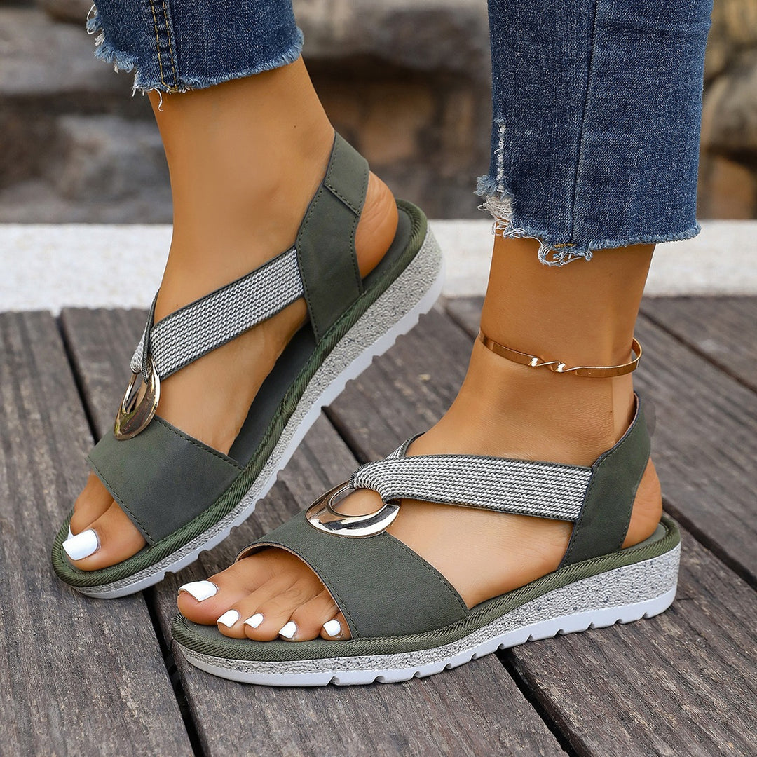 Damen Bequeme Keil‑Sandalen mit Zehensteg, elastischem Riemen und dekorativem Metallring Drune