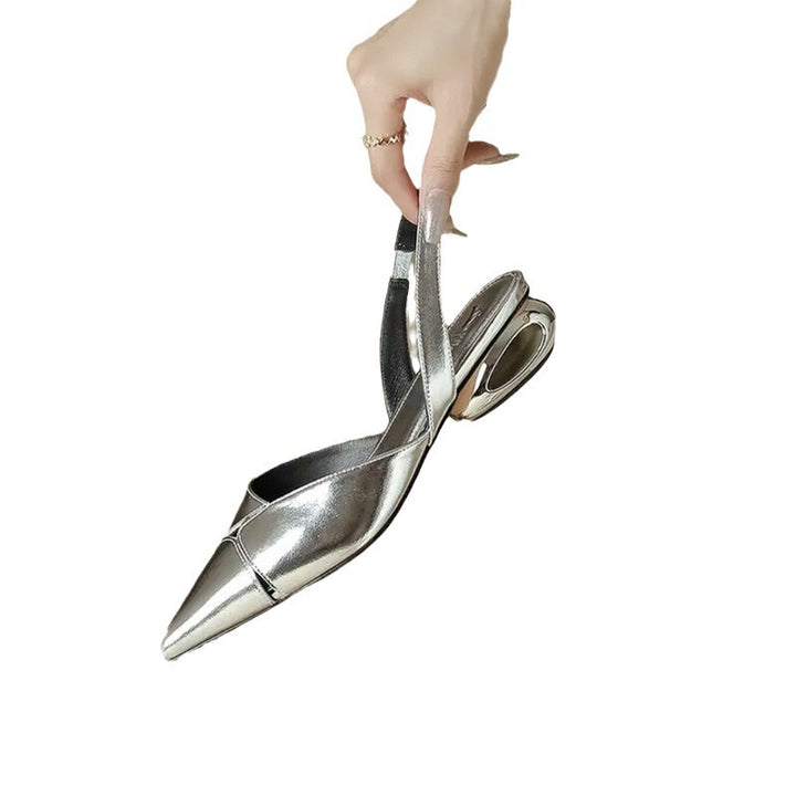Damen Slingback-Ballerina aus Lackleder mit spitzer Kappe und skulpturellem Absatz Drune