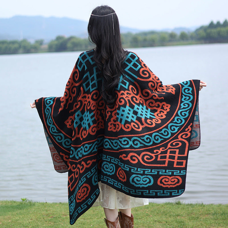 Damen Oversize-Jacquard-Umhang mit ethno-inspiriertem Ornamentmuster Drune