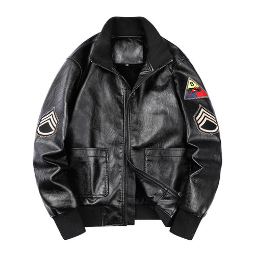 Herren Kunstleder-Bomberjacke im Vintage‑Fliegerstil mit geripptem Stehkragen und dekorativen Aufnähern Drune