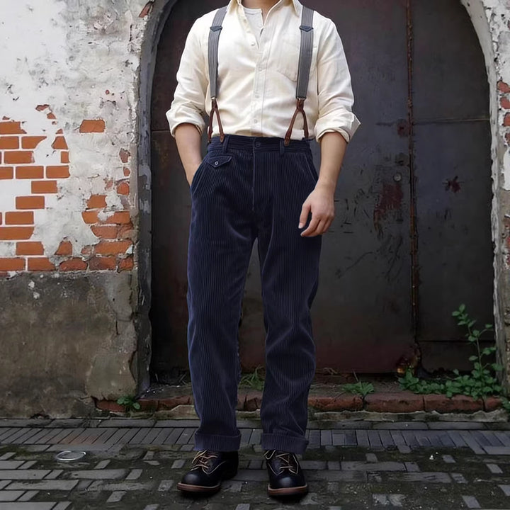 Herren Cordhose mit hoher Taille, breitem Kord und geknöpfter Pattentasche Drune
