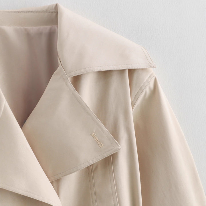 Damen kurze Trenchjacke mit eleganter Taillierung und praktischen Taschen Drune