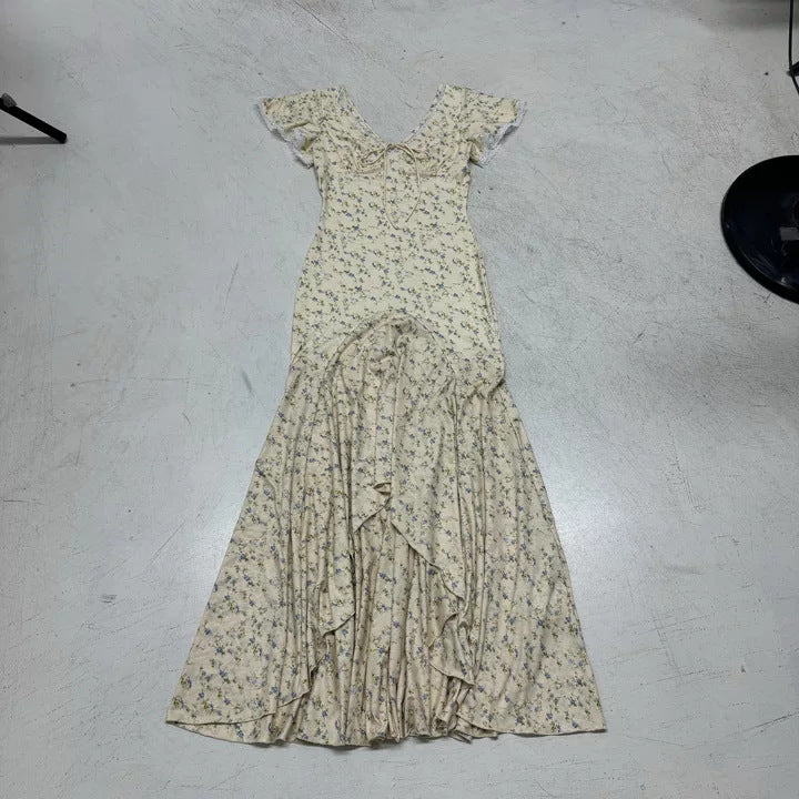 Damen Maxikleid mit zauberhaftem Blumenmuster und eleganter Rüschendetail Drune