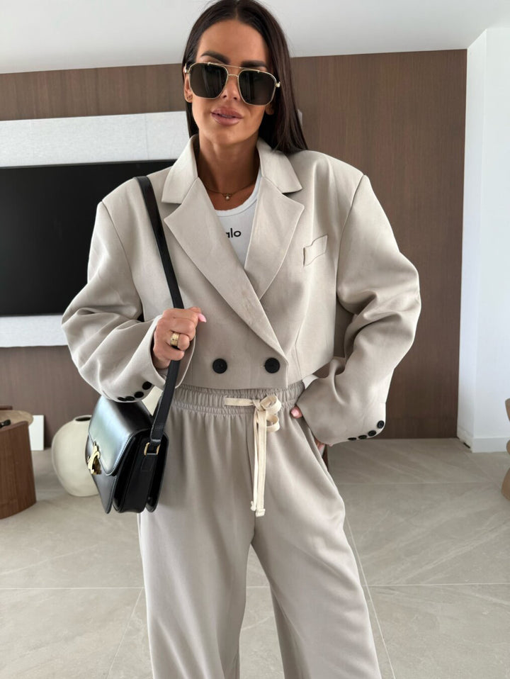 Damen sportliches Urlaubs-Set mit lässigem Blazer und hoch geschnittenem Oberteil Drune